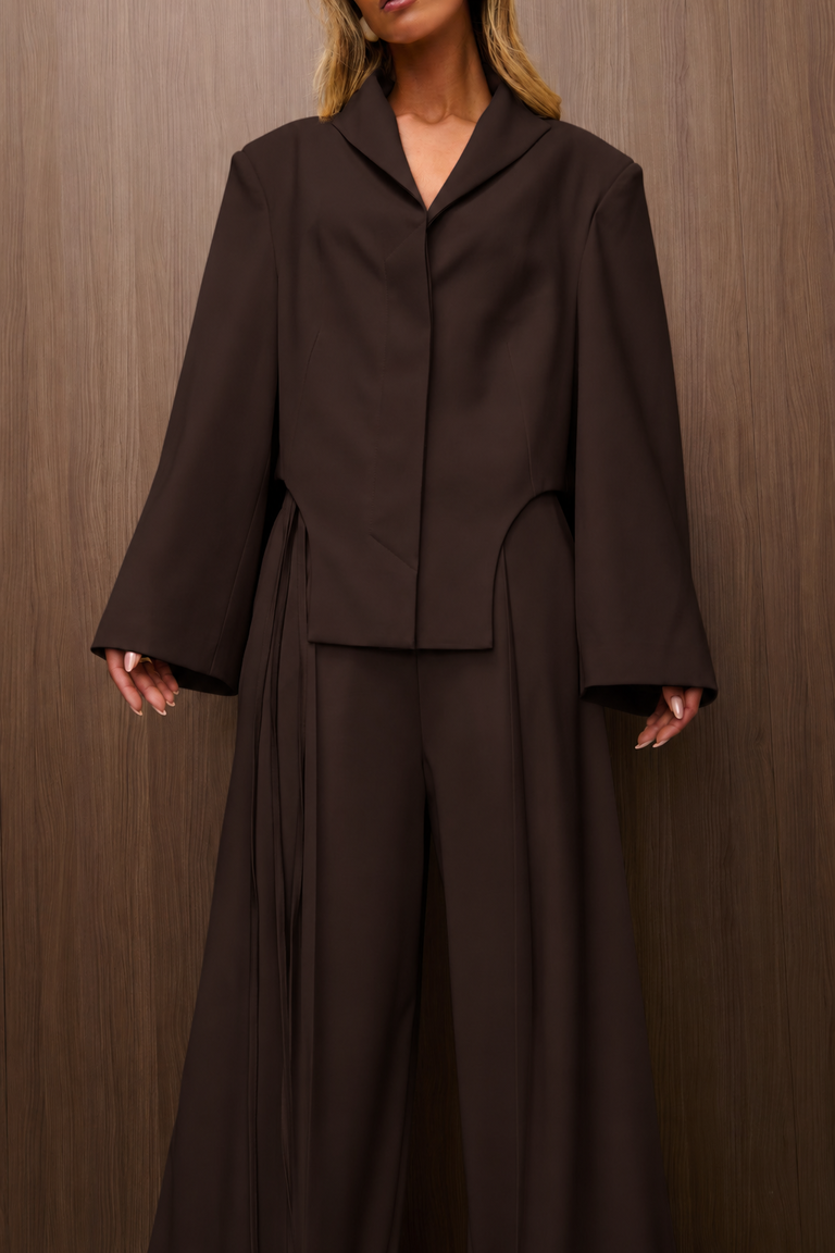 Garnitur z marynarka o gorsetowym kroju  Lilith Sempre